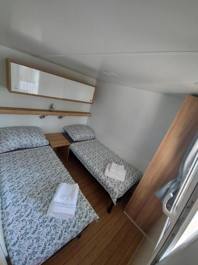 Philomena Mobile Home Camping Pašman Exterior foto